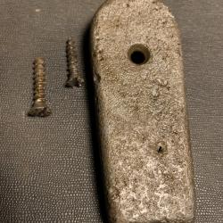 Militaria Allemand WW2 Plaque de Couche Enveloppante + 2 Vis Fouille Mauser 98k Occasion