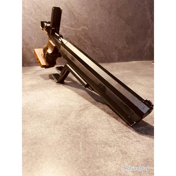 pistolet feinwerkbau mod�le 102 calibre 4,5 Droitier