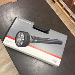 LAMPE LEDLENSER P21R 1100M