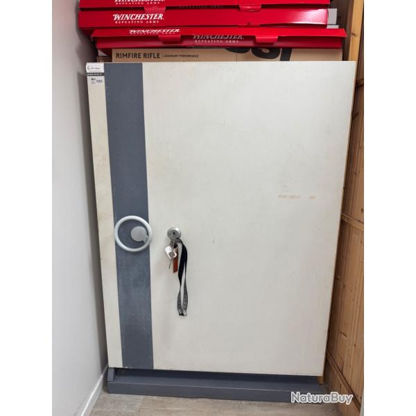 coffre de BANQUE utils� en armurerie Marque ALLEMANDE 900Kg fermeture 6 points ANTI FEU  6 heures
