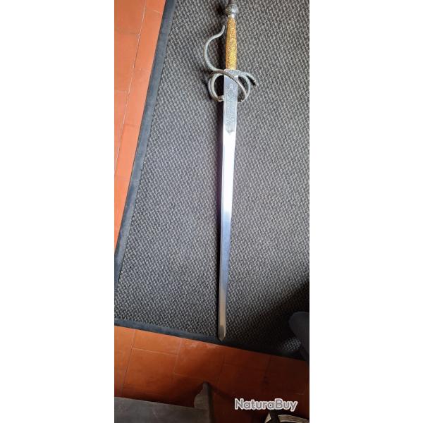 �p�e d�corative de collection garde et poign�e richement orn�es