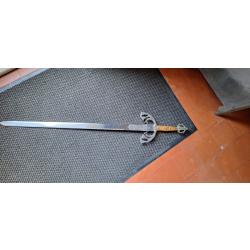 &Eacute;p&eacute;e d&eacute;corative de collection monture tres orn&eacute;e avec 3 m&eacute;daillons