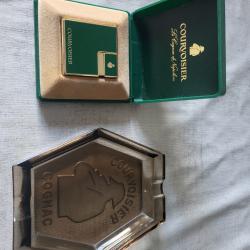 Lot Cognac de Napol&eacute;on Courvoisier, Cendrier et Briquet gaz Monic vintage