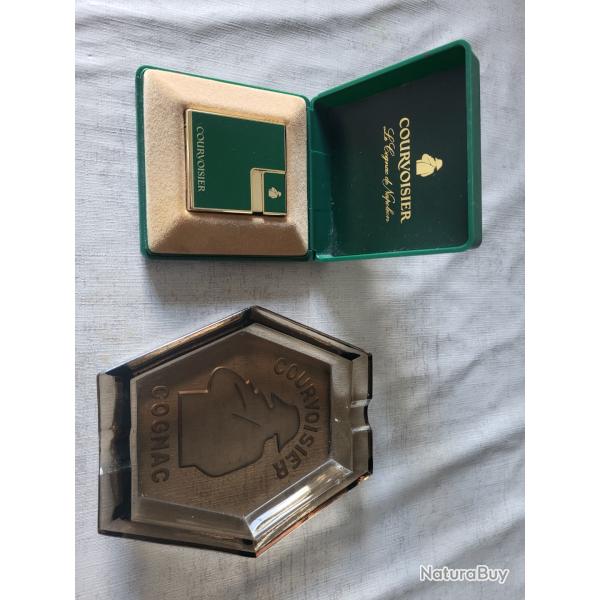 Lot Cognac de Napol�on Courvoisier, Cendrier et Briquet gaz Monic vintage