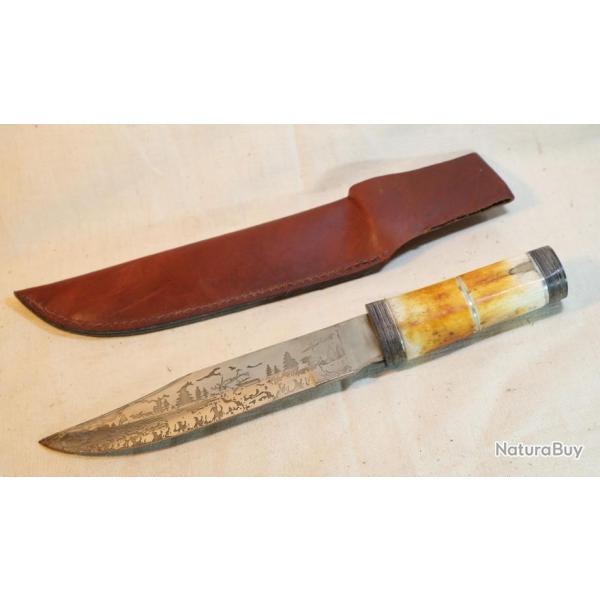ANCIEN Couteau chasse ou western lame � d�cor cerfs �lans - ref EBR24SCA001