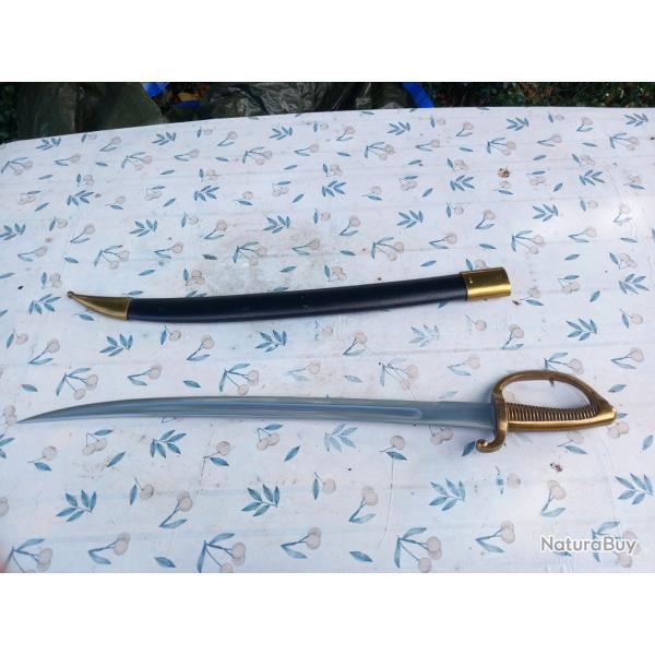 SABRE BRIQUET MODELE AN XI reproduction de qualit� 1kg450 avec fourreau , sans jeu
