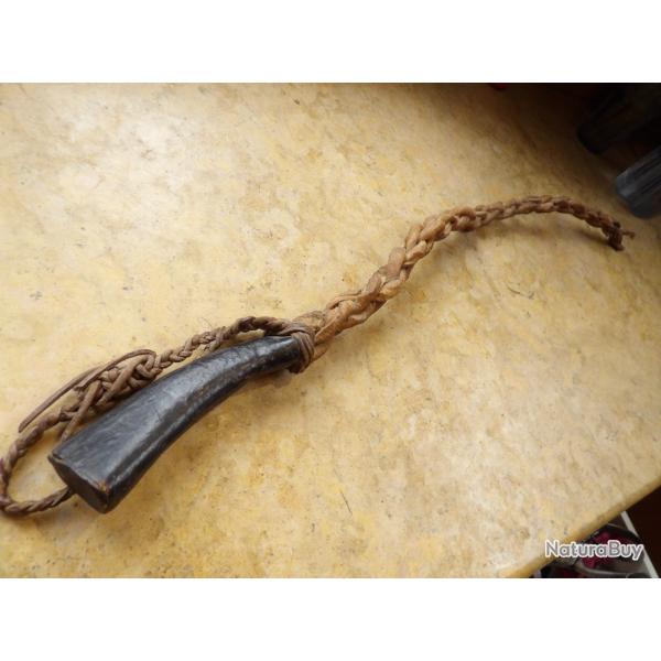 nerf de boeuf ancien, poign�e recouverte cuir / Protection et d�fense de sa maison , sa famille.