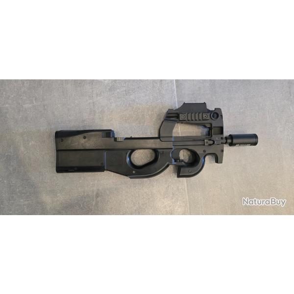 P90 avec Red dot int�gr�e Cyma Full Upgrade