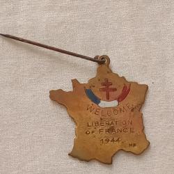 Insigne lib&eacute;ration WW2 original  ( A2 )