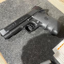 Pistolet Gamo V3
