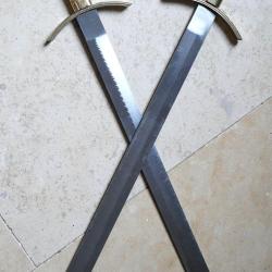 Lourde et solide paire d'&eacute;p&eacute;es ou de glaives - MOM26GLA001