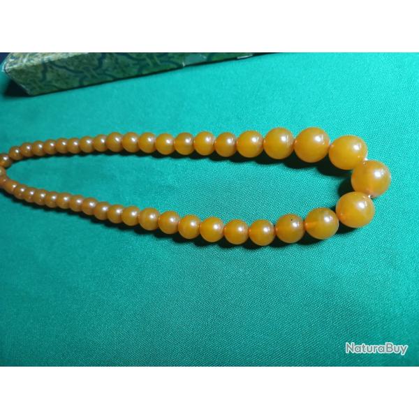 Collier en bak�lite de couleur orange 1950