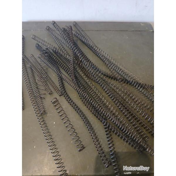 Lot de 20 ressorts armes PM pa divers