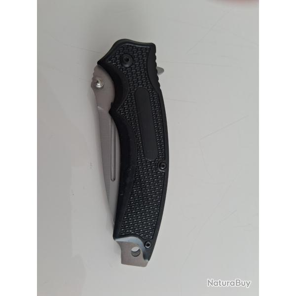 Couteau pliant