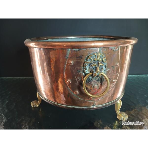 Cache-pot ou jardini�re ancienne en cuivre et laiton