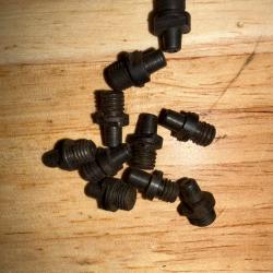 LOT DE 10 CHEMINEES REVOLVER OU PISTOLET POUDRE NOIRE NEUVES DE STOCK ANCIENNES (lot 4)