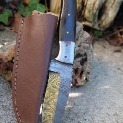 Bowie Couteau de Chasse Damas Lame 256 Couches Manche Corne Fabr Artisanale Etui Cuir
