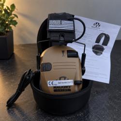 casque &eacute;lectronique brown