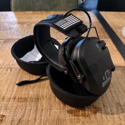 casque &eacute;lectronique anti bruit black