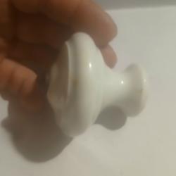 ANCIENNE POIGN&Eacute;E DE TIROIR OU PORTE EN PORCELAINE
