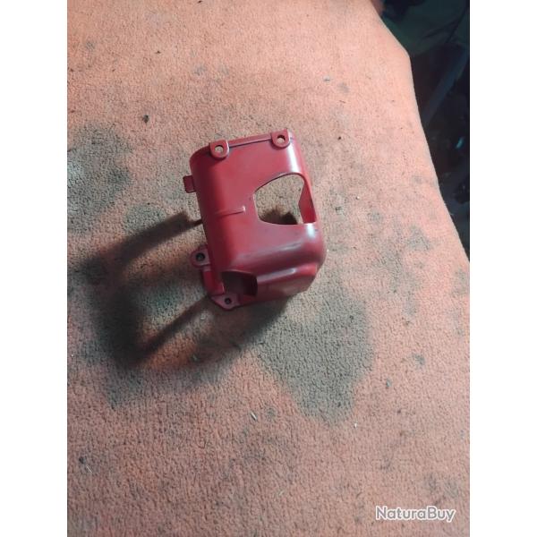Capot couvercle prot�ge moteur d�broussailleuse Robin NB411