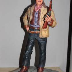 fIGURINE  JOHN WAYNE DE 35 CM .
