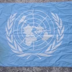 Drapeau ONU casque bleu vintage