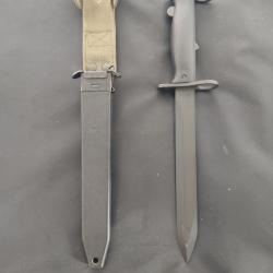Rare Ba&iuml;onnette famas 1 er modele Aux m&ecirc;mes num&eacute;ros  01 82