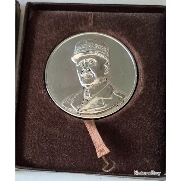 M�daille de table Ph. Petain
