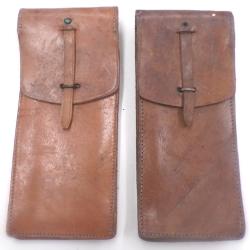 Porte-chargeurs de pistolet mitrailleur MAT 49 (fabrication pr&eacute;coce)