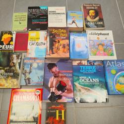 Lot de 18 livres divers