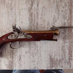 Pistolet &agrave; silex Dikar