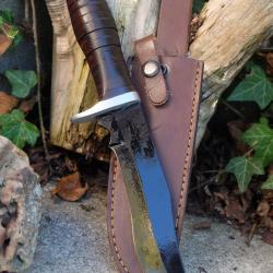 Couteau de Chasse Bowie Lame Clip Point Acier Carbone 1055 Gros Manche Bois Etui Fabr Artisanale 01