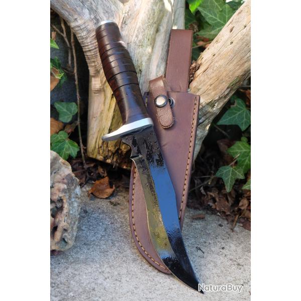 Couteau de Chasse Bowie Lame Clip Point Acier Carbone 1055 Gros Manche Bois Etui Fabr Artisanale 01