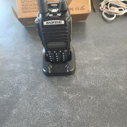 Talkie walkie baofeng 65-108MHz FM  radio.