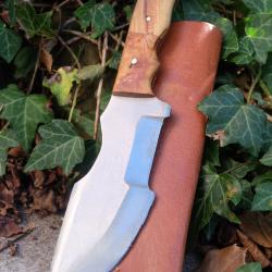 Couteau Bushcraft Trakker Survie Lame Acier Carbone 1055 Manche Bois Olivier Etui Cuir F Artisanale