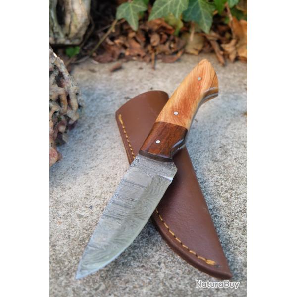 Couteau Skinner Lame Acier Damas 256 Couches Manche 2 Bois Etui Simili Cuir Fabric Artisanale 002