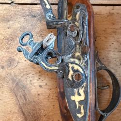 Vend 3 pistolets &agrave; silex &agrave; poudre noire r&eacute;pliques 18eme et 19 &egrave;me