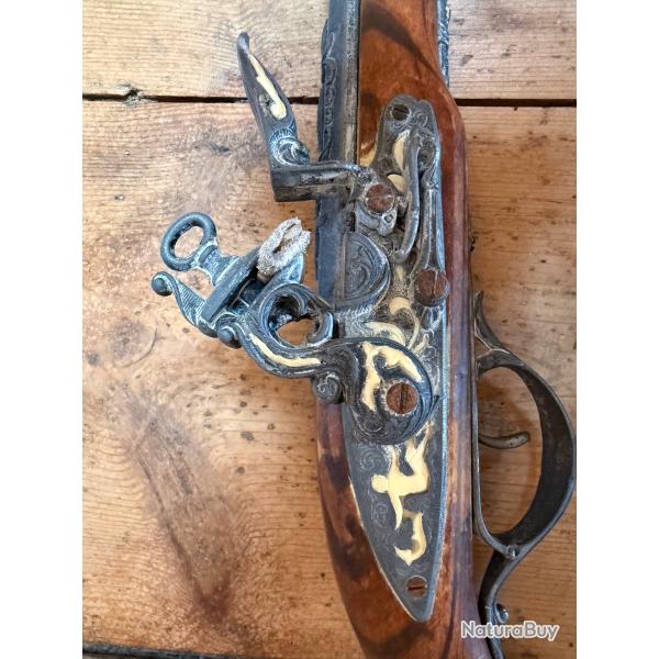 Vend 3 pistolets � silex � poudre noire r�pliques 18eme et 19 �me