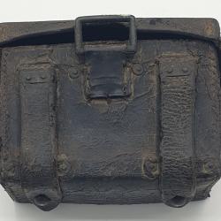 Cartouchi&egrave;re Allemande ww1 en cuir noir.