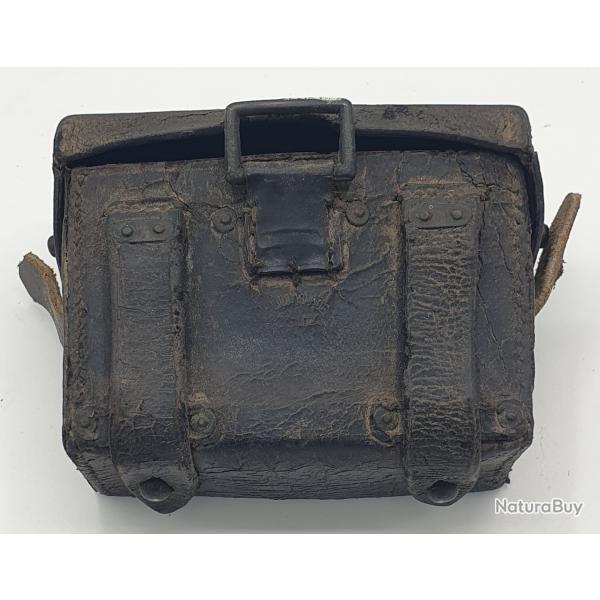 Cartouchi�re Allemande ww1 en cuir noir.