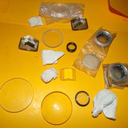 LOUPE ET DIVERS OBJECTIFS POUR APPAREIL ANCIEN  A IDENTIFIER ,   BON  ETAT VOIR PHOTOS . POUR TOUT R