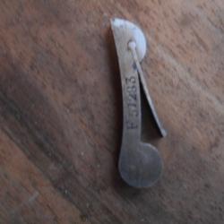 doigt &eacute;l&eacute;vateur pour revolver mod 1873 .