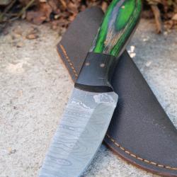 Skinner Couteau Damas Lame 256 Couches Lame Drop Point Manche Green/Black Fabr Artisanale Etui Cuir