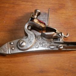 Platine de fusil &agrave; silex civile, avec de belles gravures de 160mm de long
