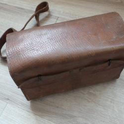 TROUSSE D'ENTRETIEN EN CUIR POUR ARME COLLECTIVE