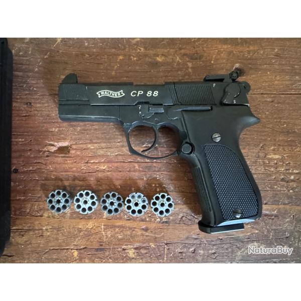 Pistolet CO2 Walther CP88 + 5 Barillets et malette