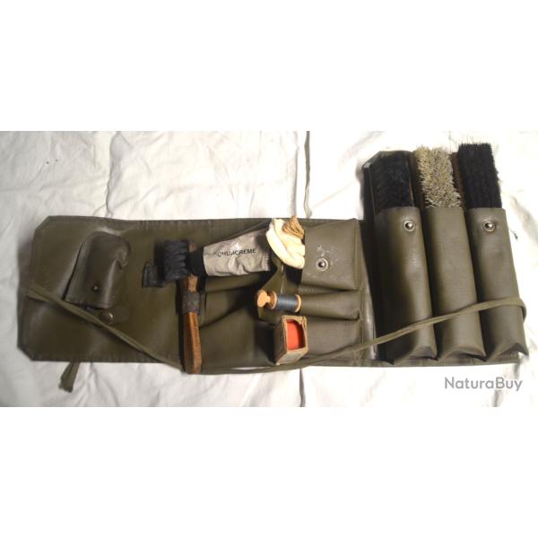 Trousse de nettoyage �quipement cuir arm�e suisse