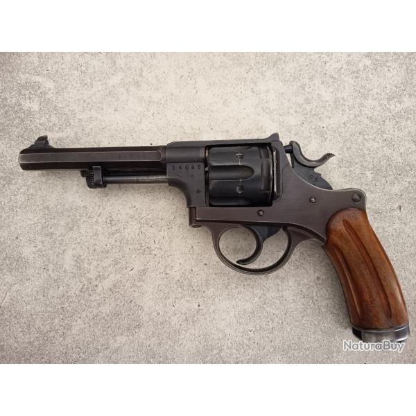 Vend R�volver Suisse 1882  cal 7.5 cat D2