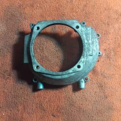 Carter de fixation cloche d'embrayage d&eacute;broussailleuse Kawasaki TH43